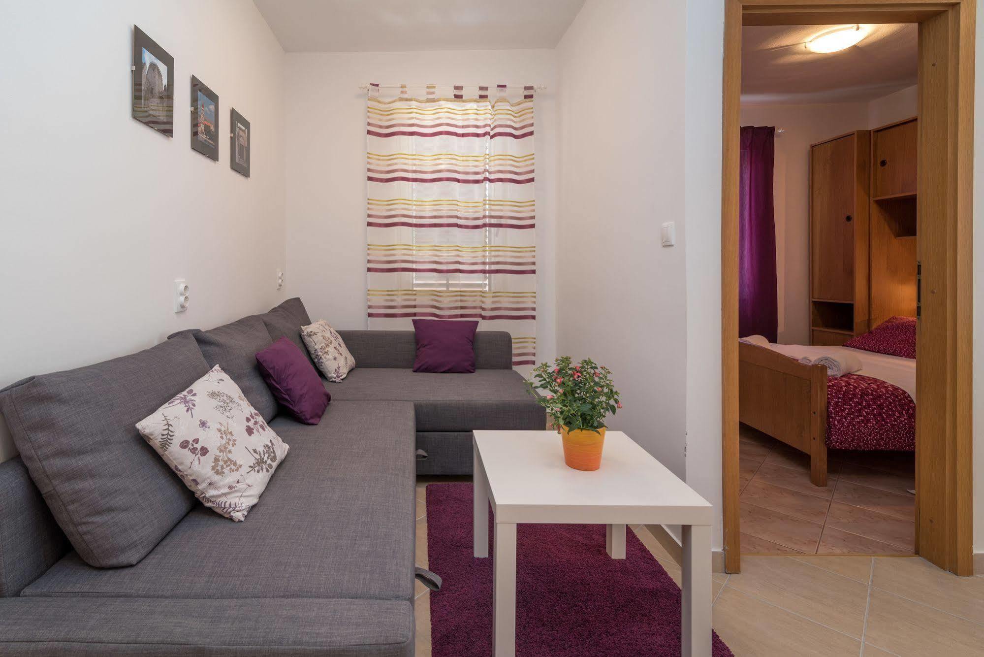 Apartments Vojin Трогир Экстерьер фото