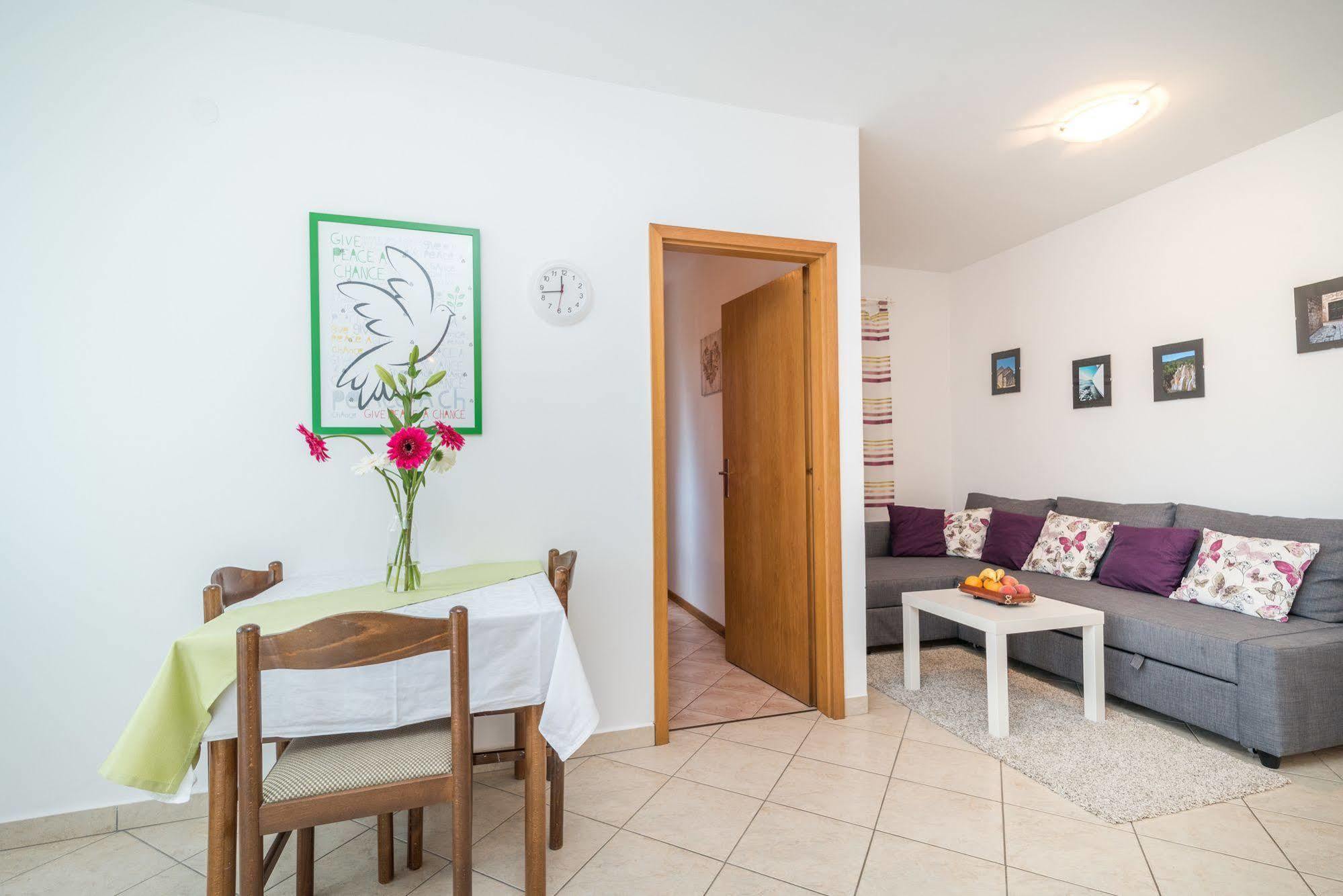 Apartments Vojin Трогир Экстерьер фото