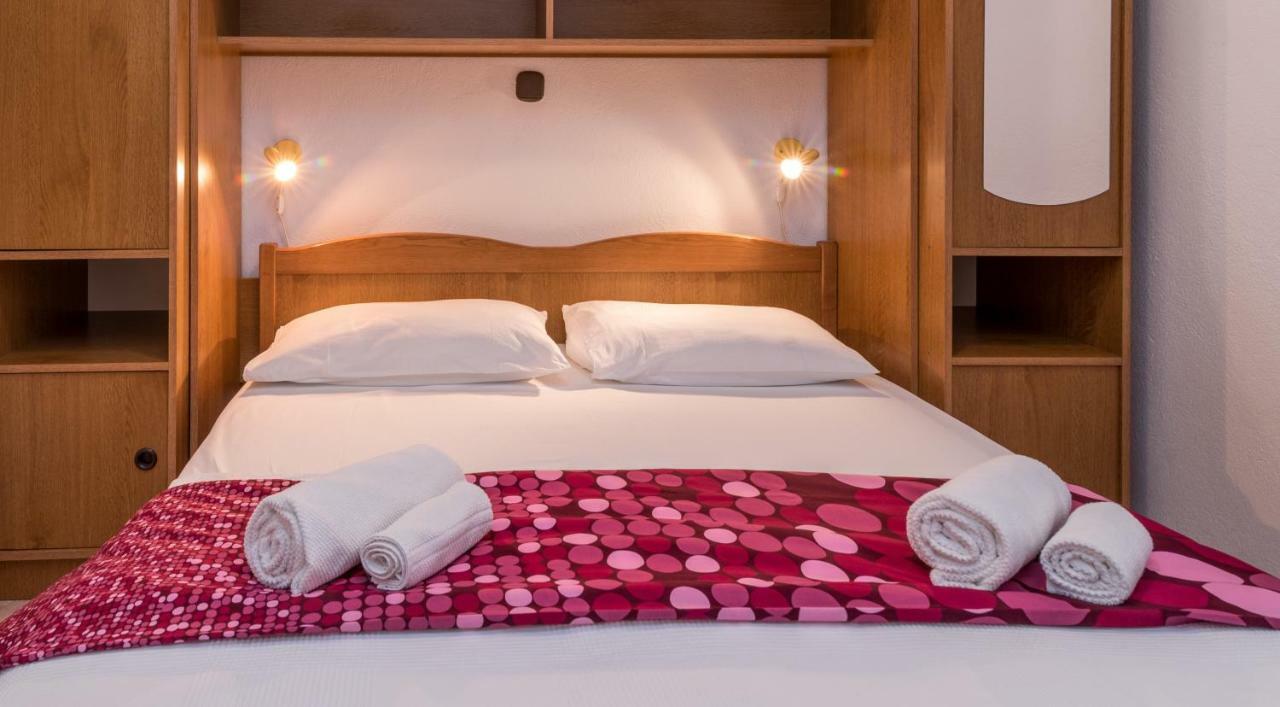 Apartments Vojin Трогир Экстерьер фото