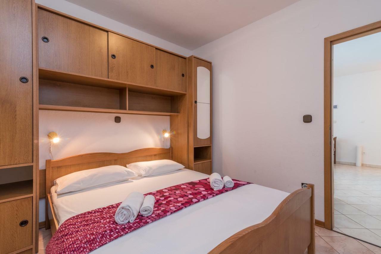 Apartments Vojin Трогир Экстерьер фото