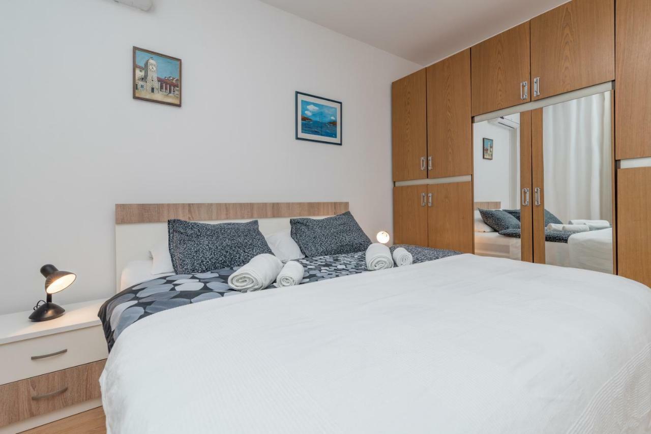 Apartments Vojin Трогир Экстерьер фото
