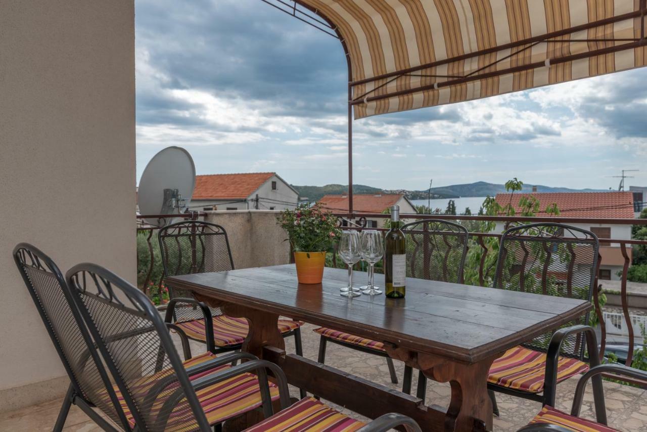 Apartments Vojin Трогир Экстерьер фото
