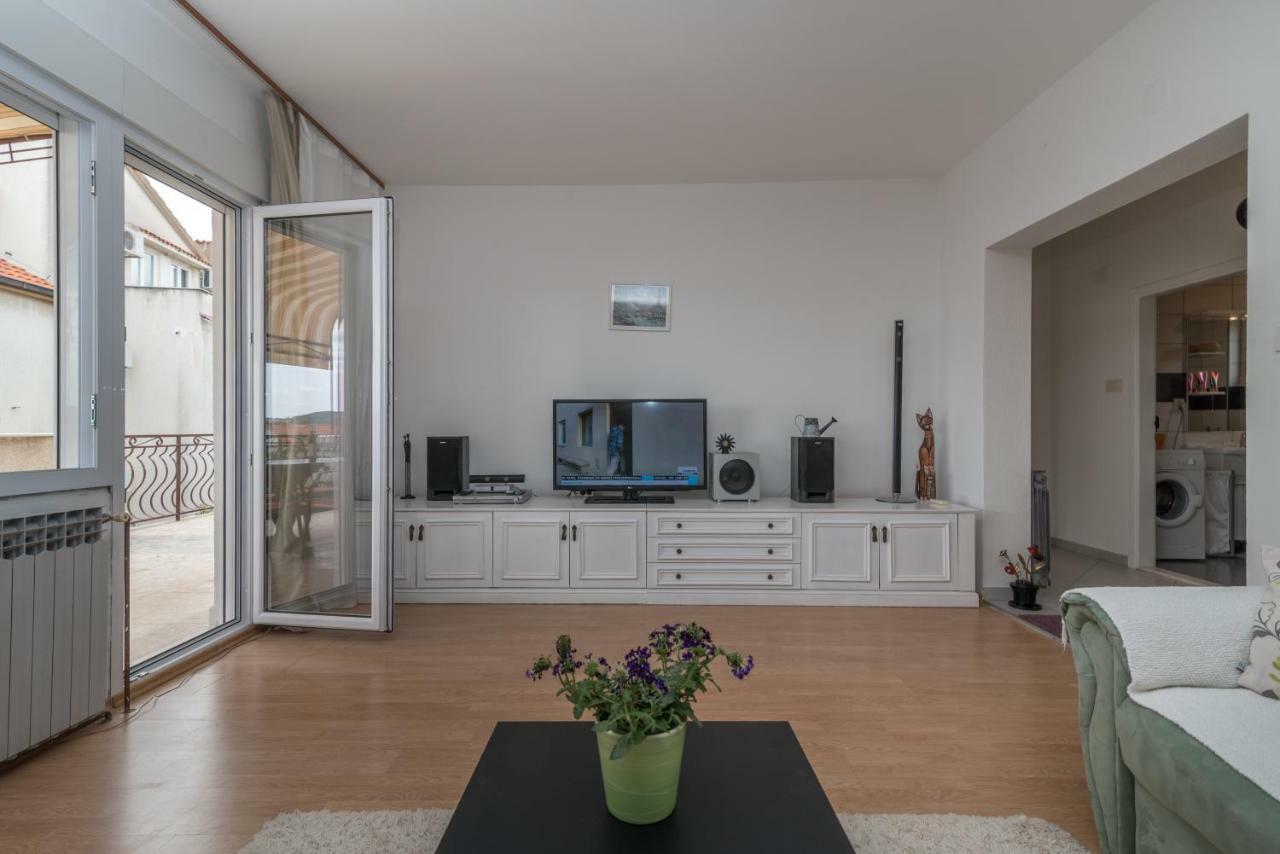 Apartments Vojin Трогир Экстерьер фото