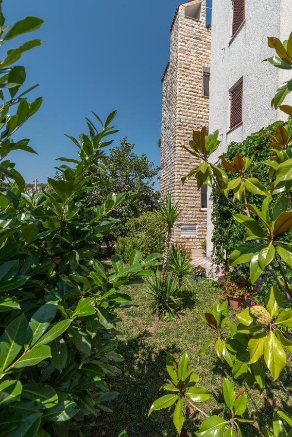Apartments Vojin Трогир Экстерьер фото